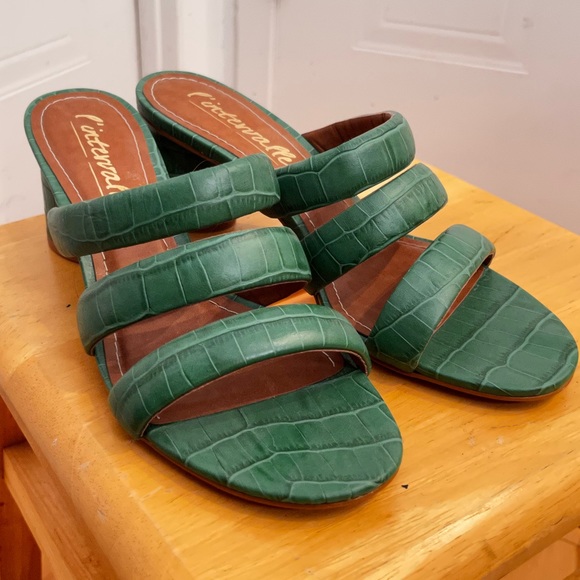 Intervalle Green Croco Heel Sandals - Picture 1 of 3